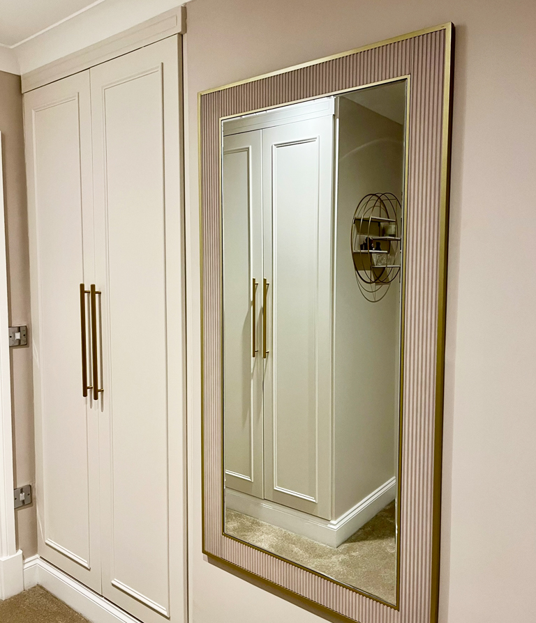 Door and corners carpentry service - image 6