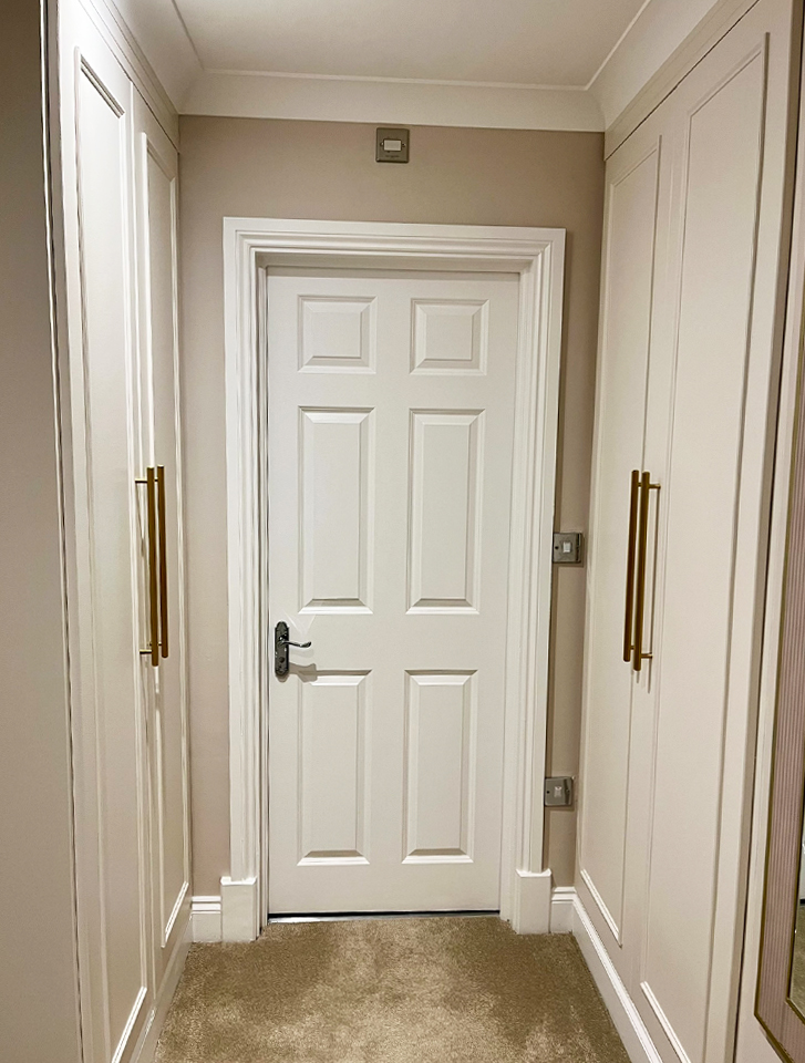 Door and corners carpentry service - image 8